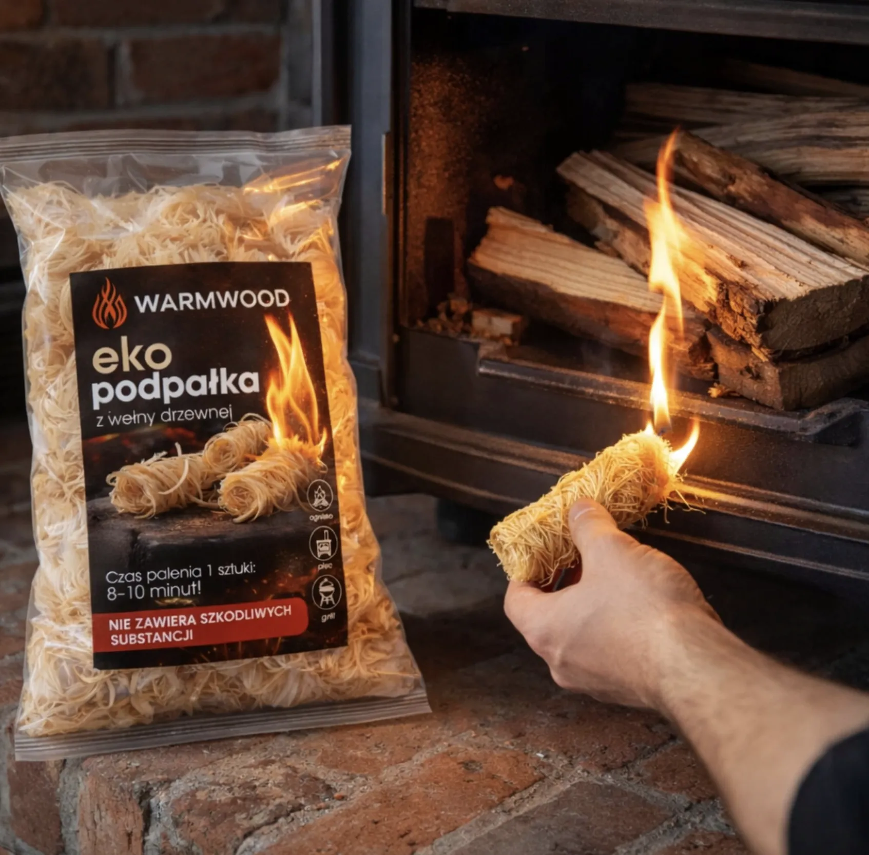 Ekopodpałka rozpalona w grillu — naturalny ogień bez chemii